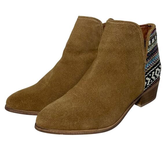 STEVE MADDEN Women’s Suede Tribal Trim Short Boot - Picture 1 of 7